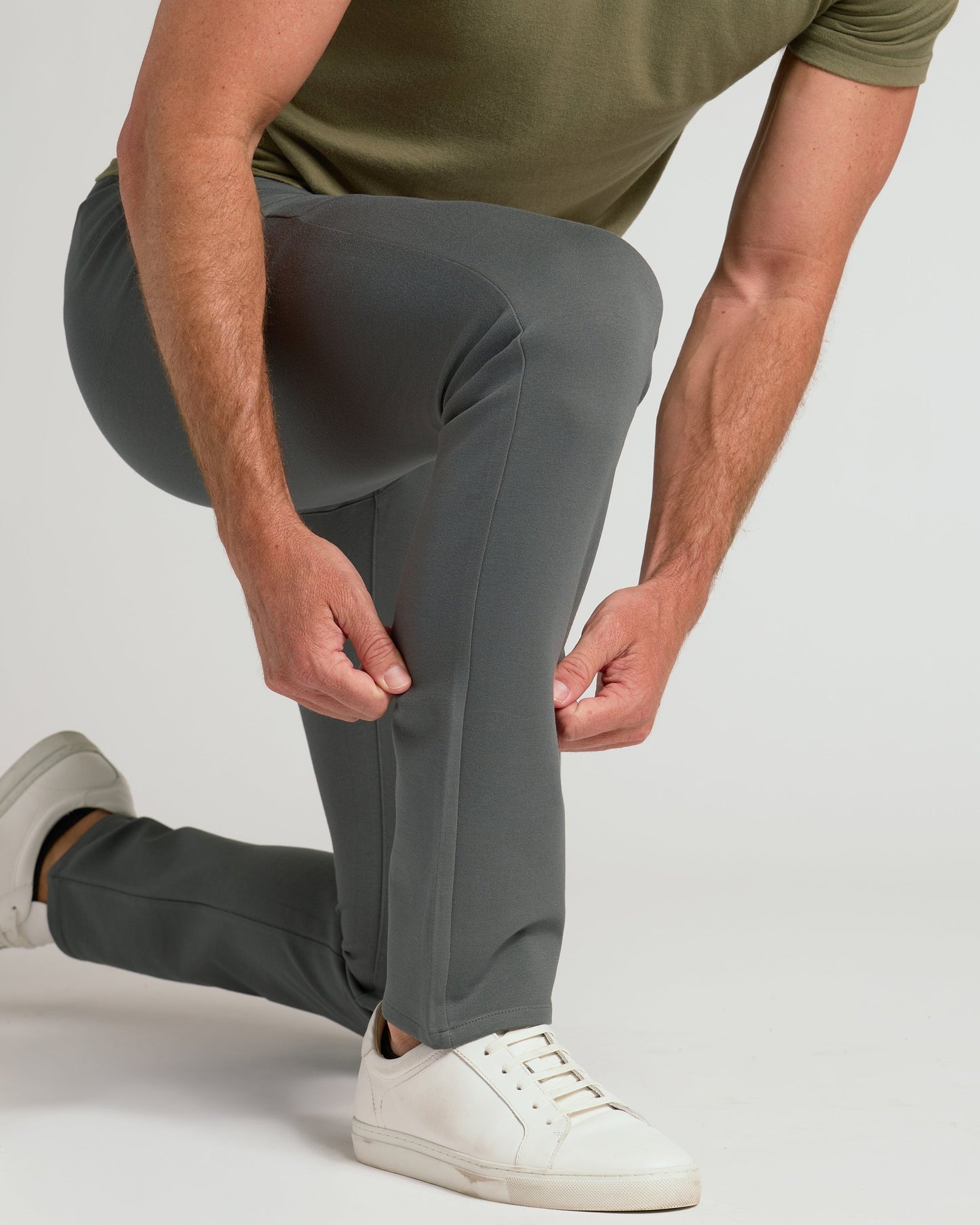 Carbon Slim Comfort Knit Chino Pant