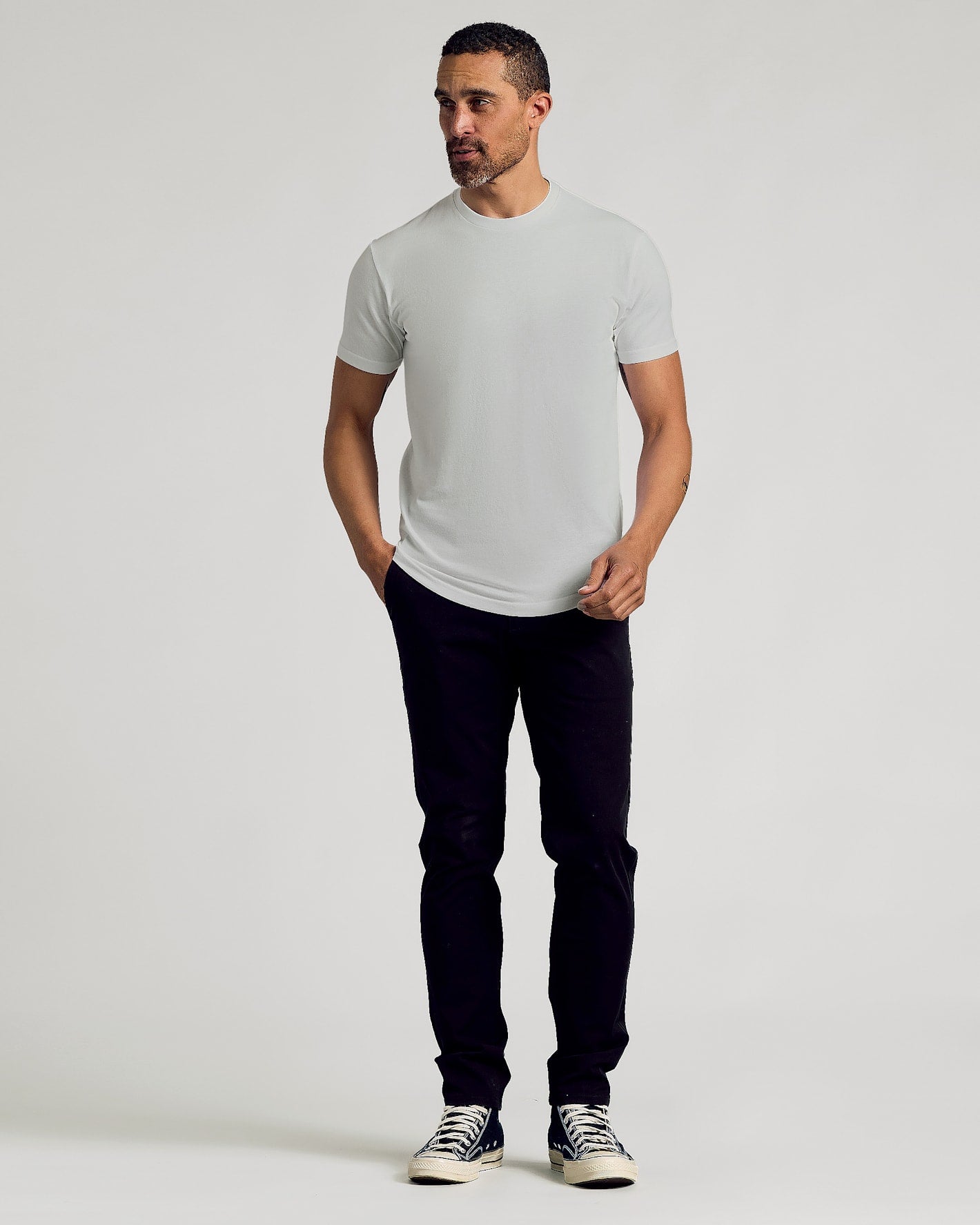 Vapor Curved Hem Classic Crew Neck