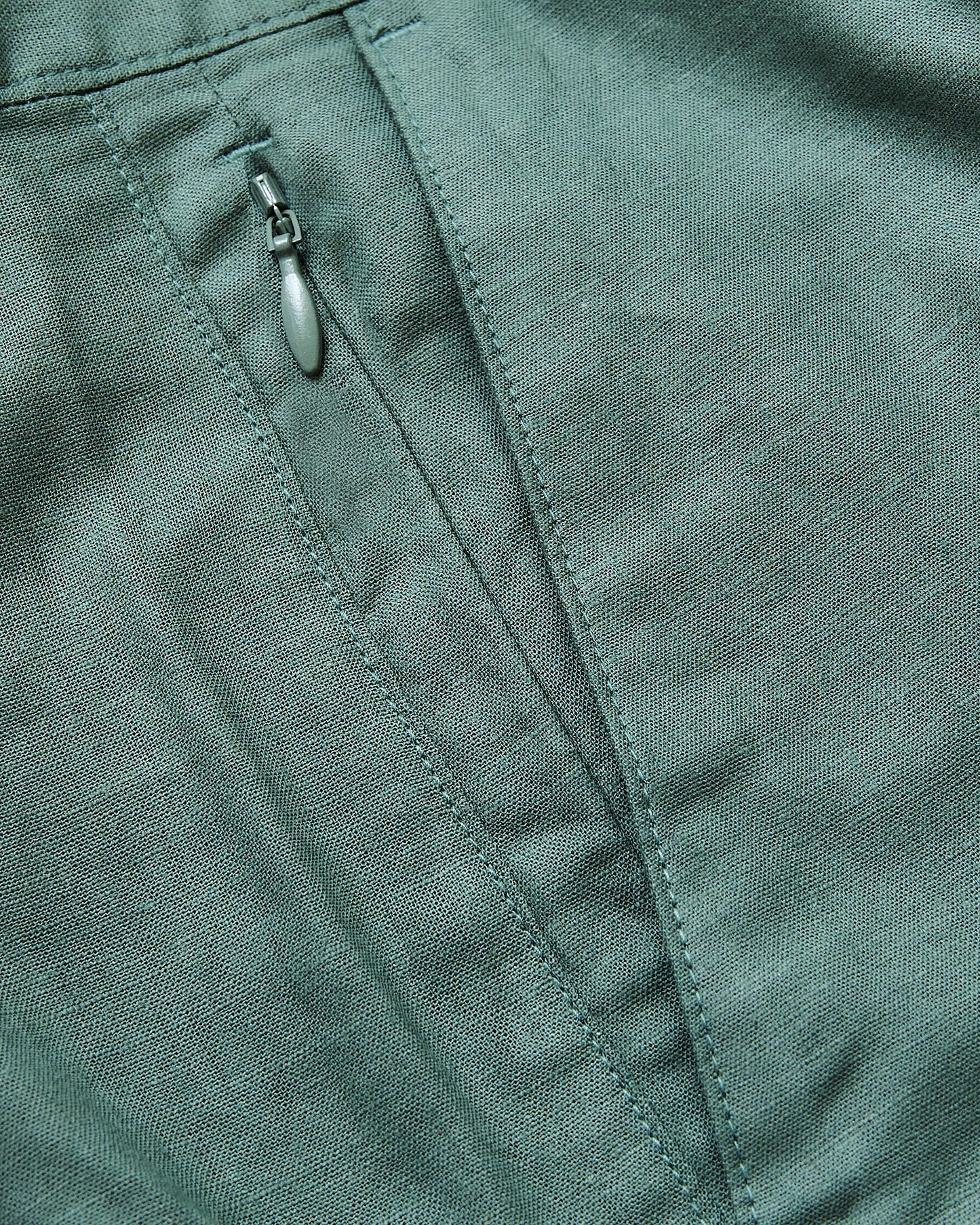 9" Moss Linen Shorts
