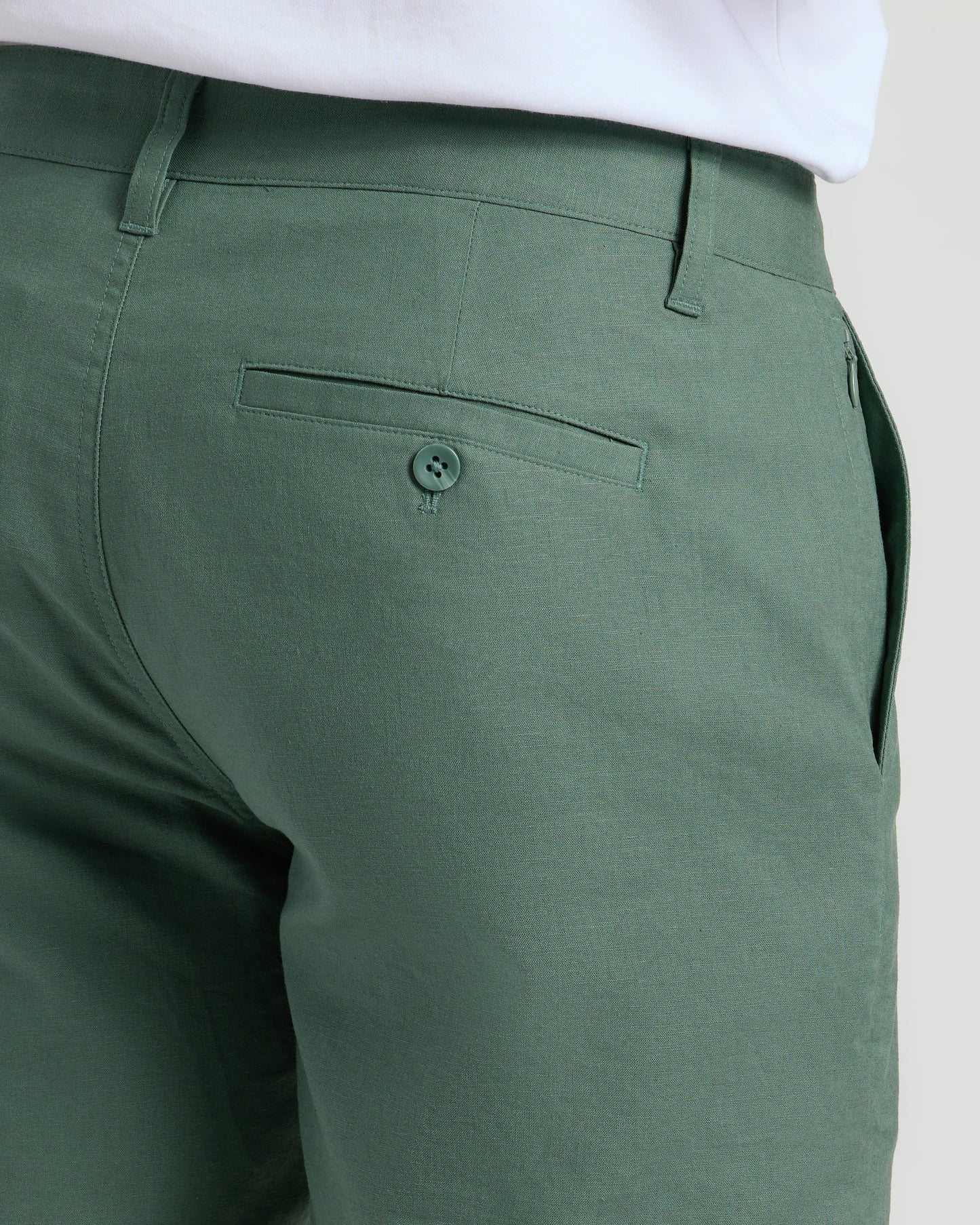 7" Moss Linen Shorts